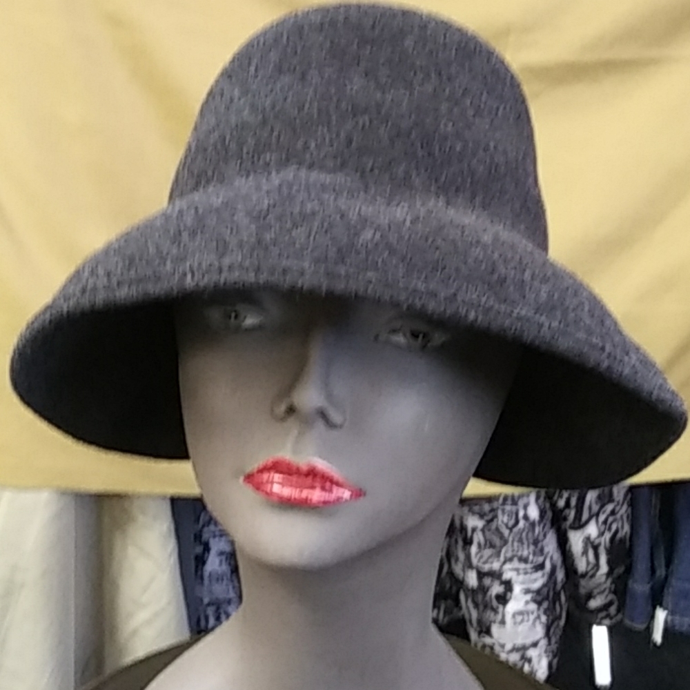 Ladies hat by Jennifer Moore